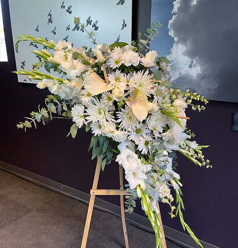 Elegant Ivory Spray