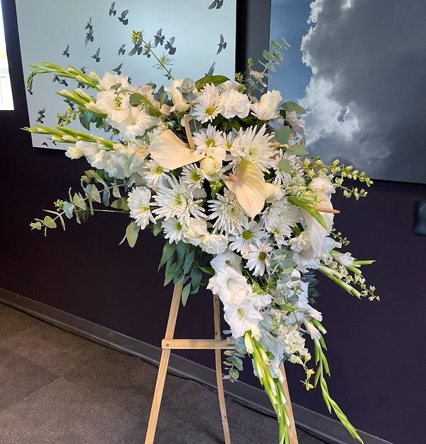 Elegant Ivory Spray